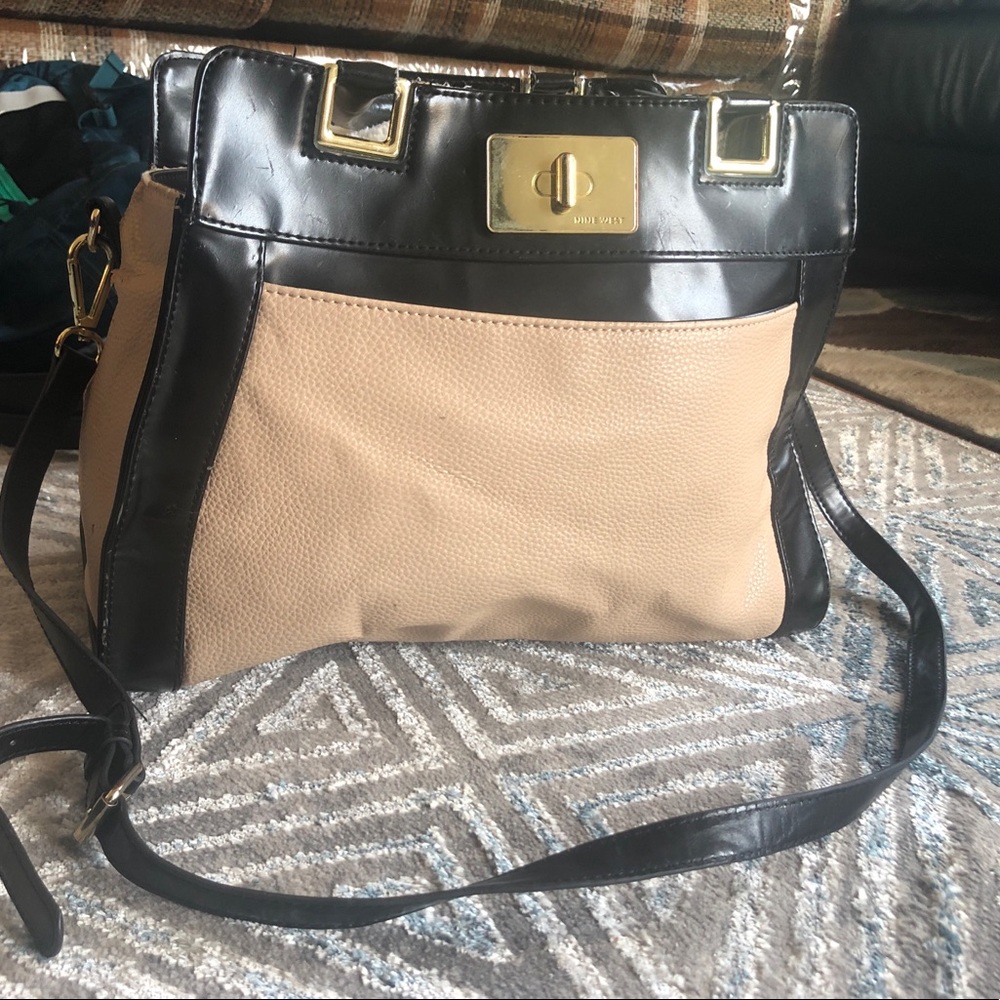 Hand bag